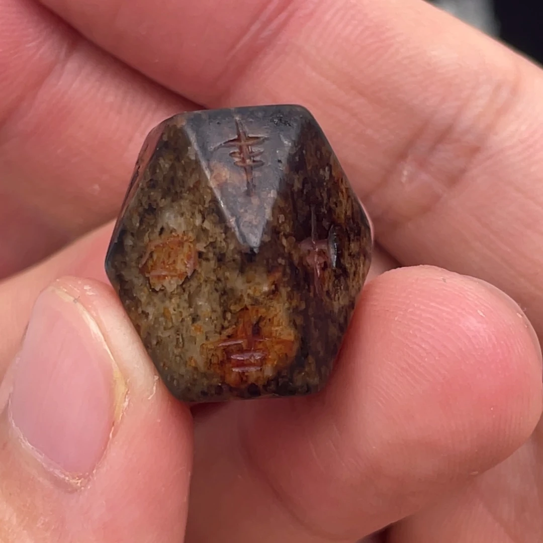 和田玉（糖玉）颈饰未镶嵌