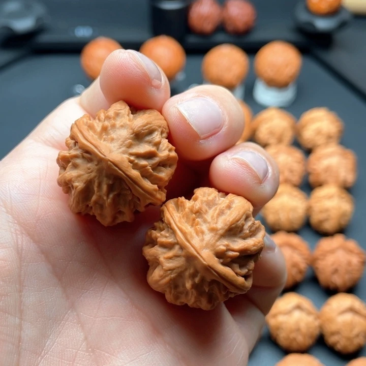 文玩核桃把件球八棱