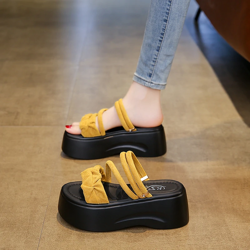 欧若风爆款厚底增高一字拖女夏季外穿2025新款时尚百搭高跟沙滩鞋