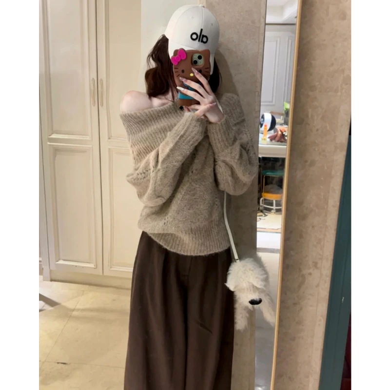 韩系早秋流行穿搭法式一字肩套头毛衣女宽松慵懒风露肩针织衫上衣