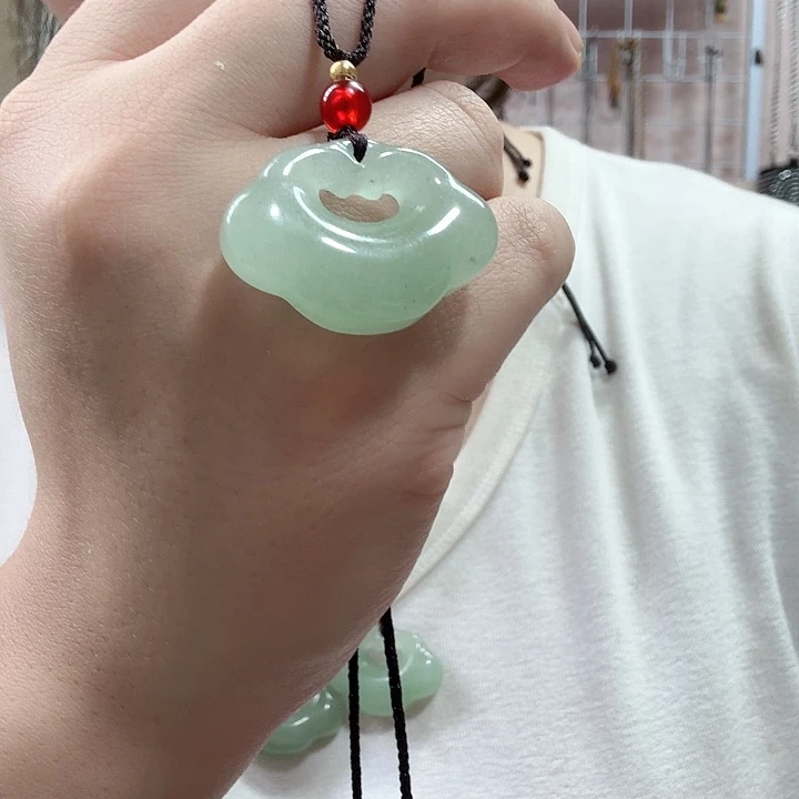 石英质玉未镶嵌颈饰瑕疵东陵玉