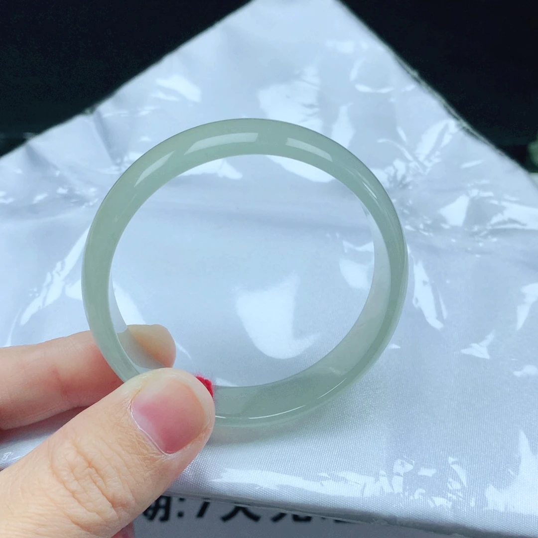 未镶嵌手镯翡翠50