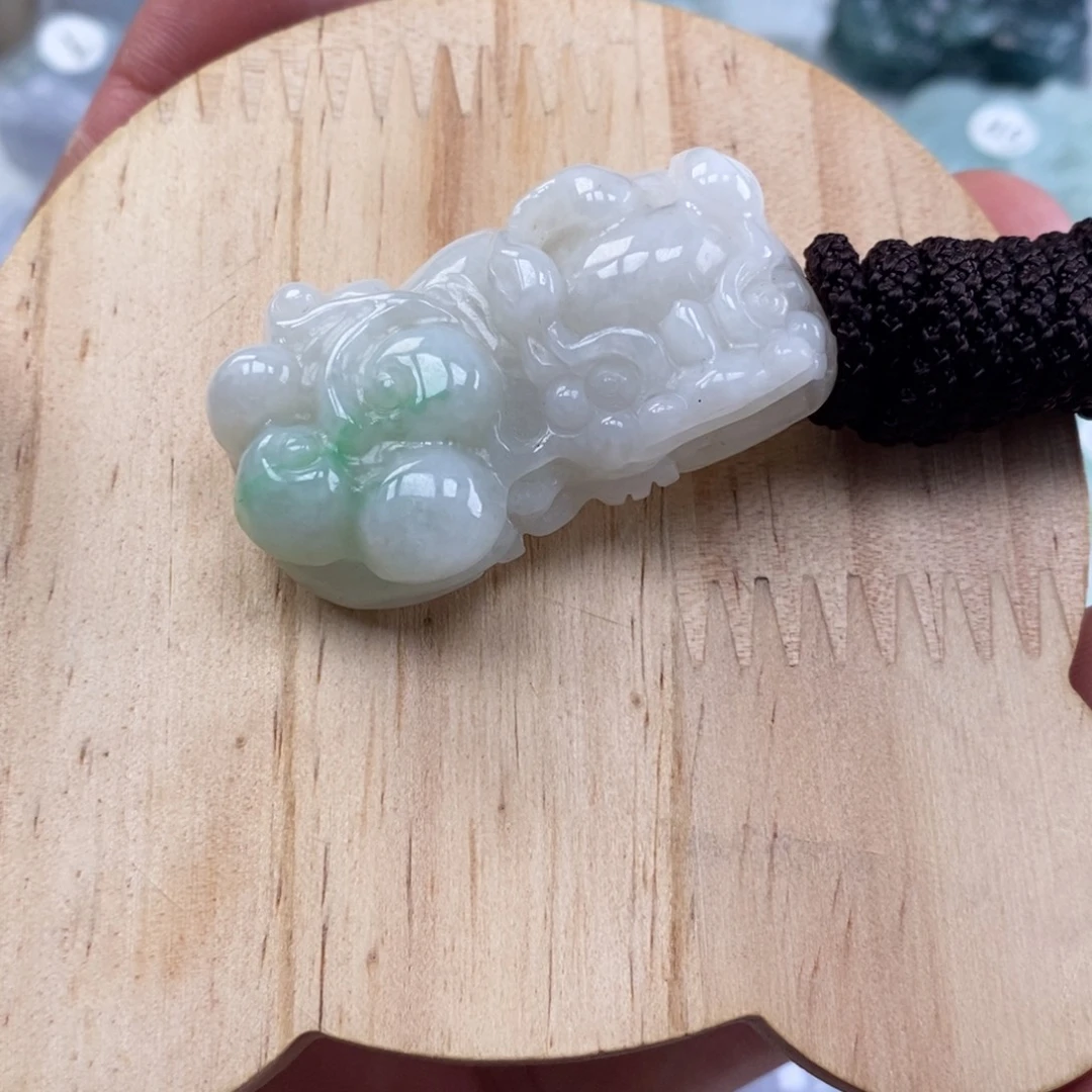 翡翠未镶嵌颈饰多人霸王貔貅吊坠