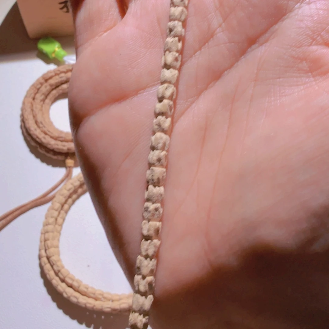 奋***。吊坠柏香籽/百香籽