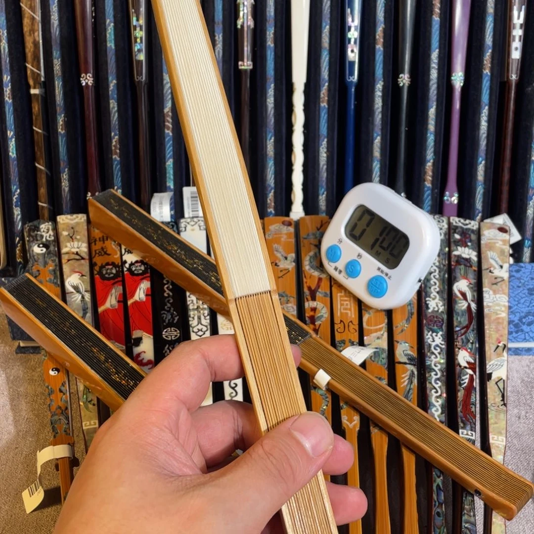 扇子手工制作工艺精湛