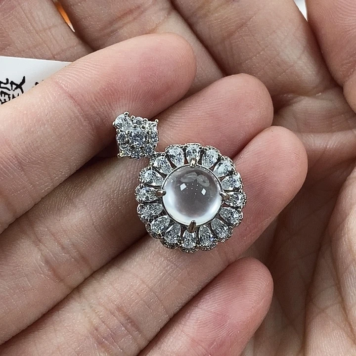 石英质玉合金颈饰