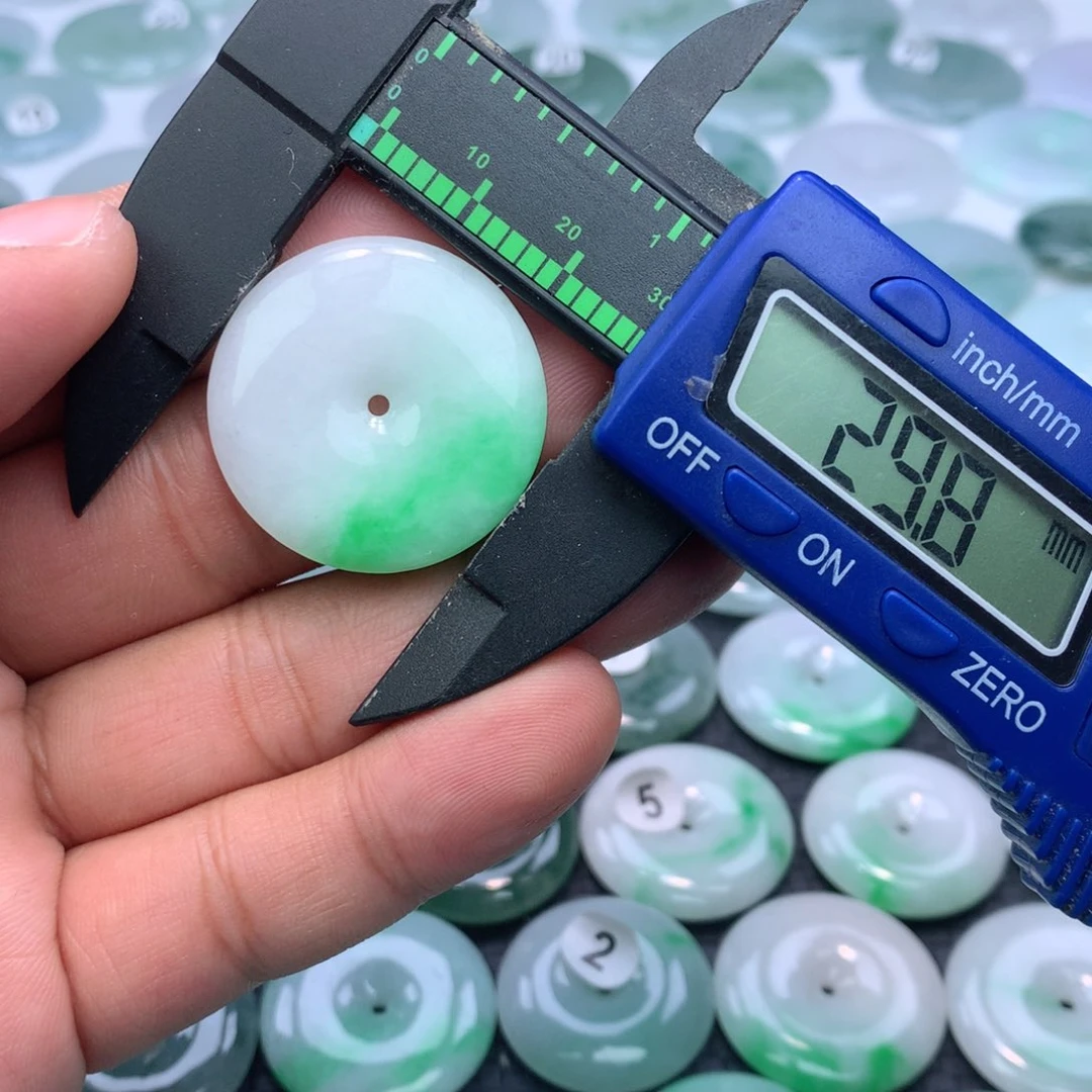翡翠颈饰未镶嵌缅甸天然A货翡翠