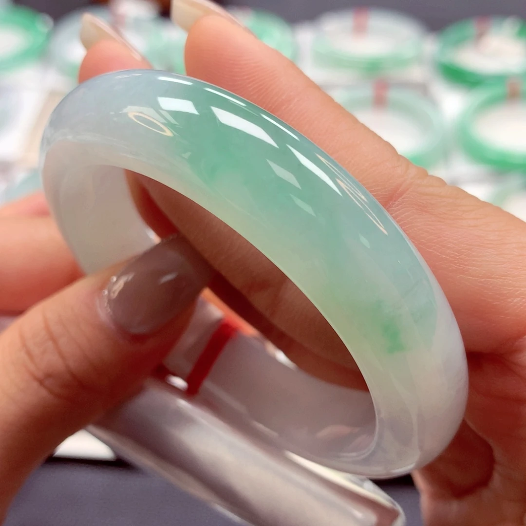 翡翠手镯未镶嵌53正35号88