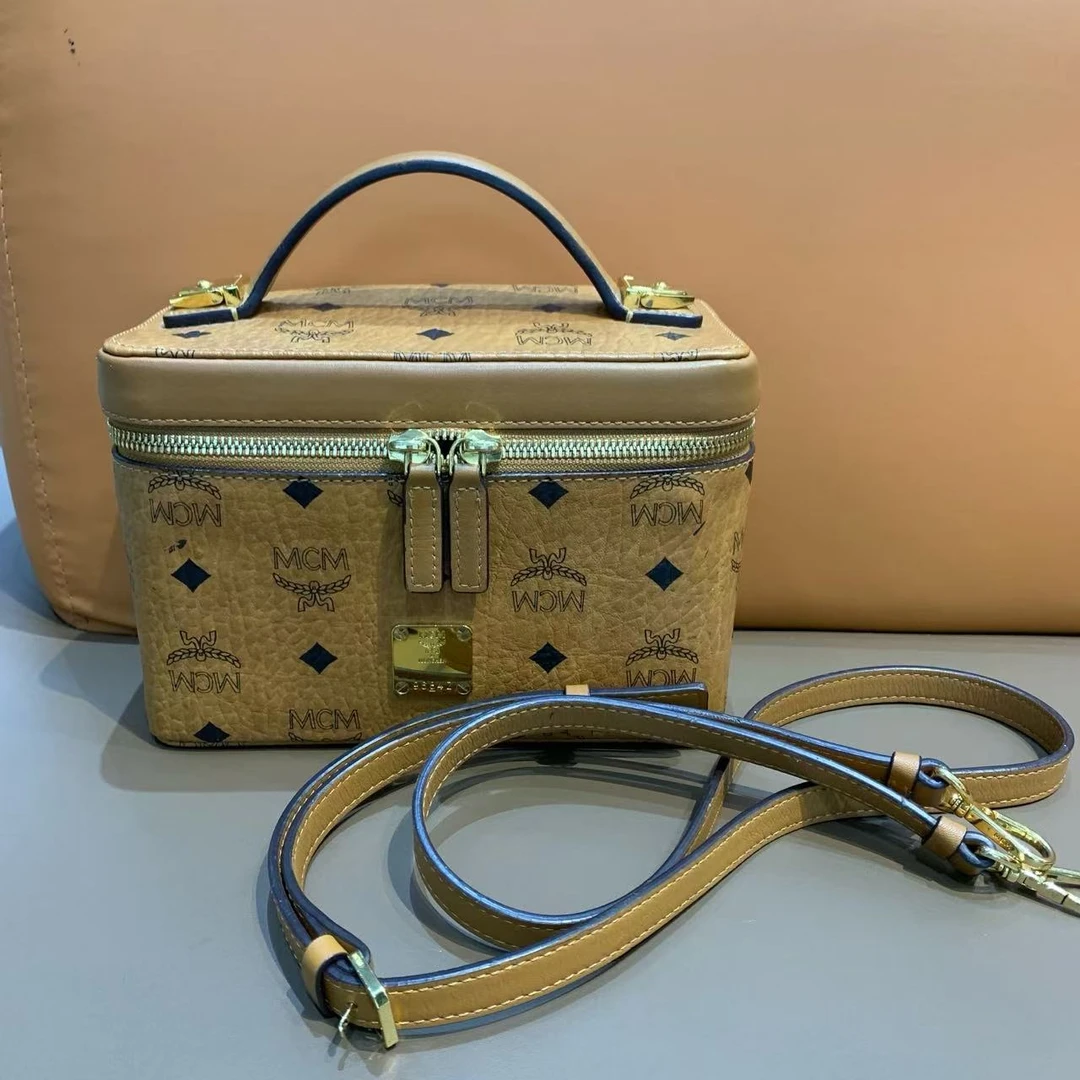95新 MCM MCM大号化妆包