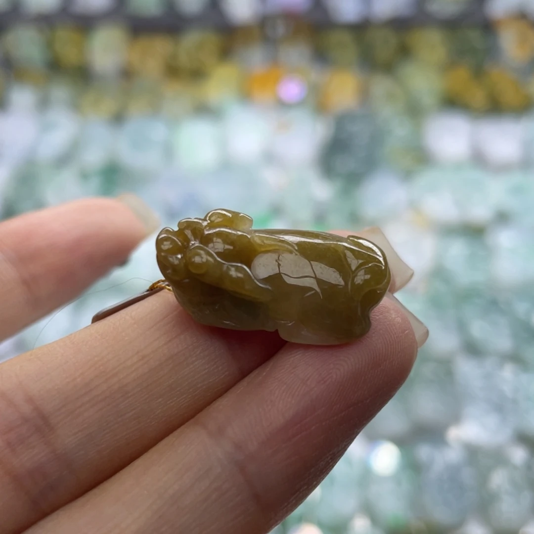 颈饰未镶嵌翡翠貔貅