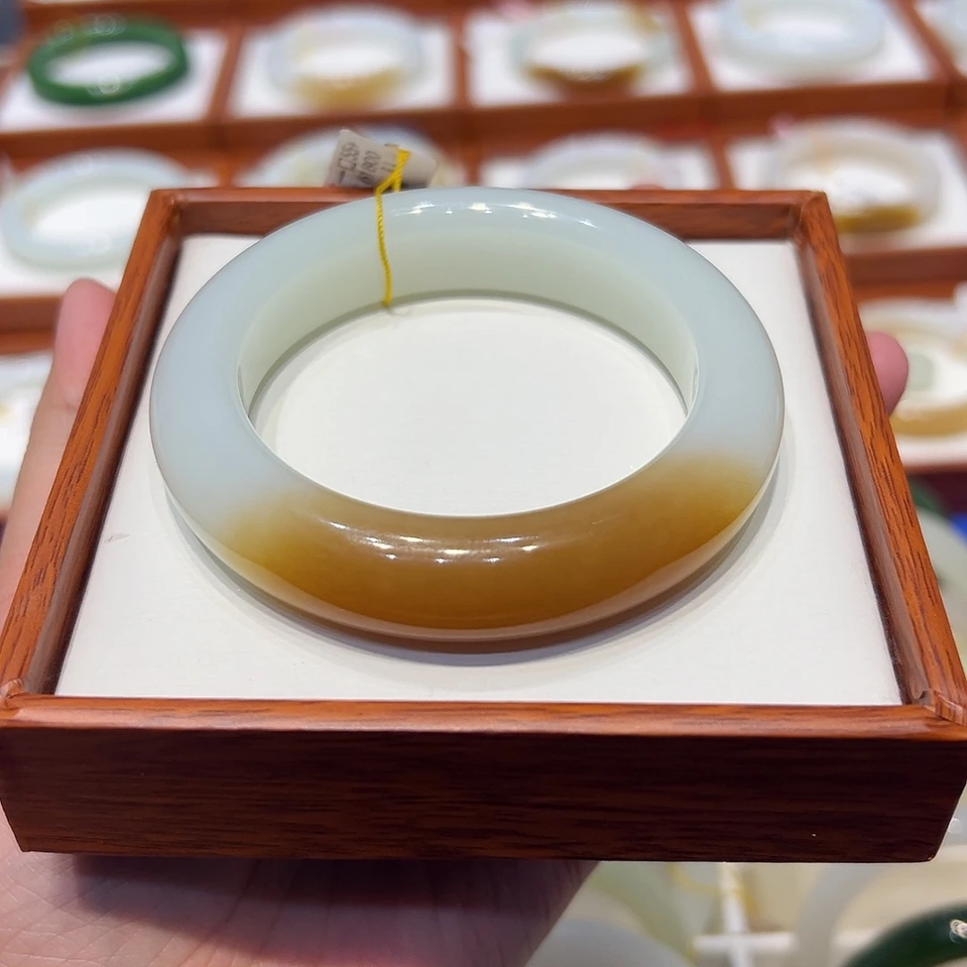 康***生和田玉手镯未镶嵌