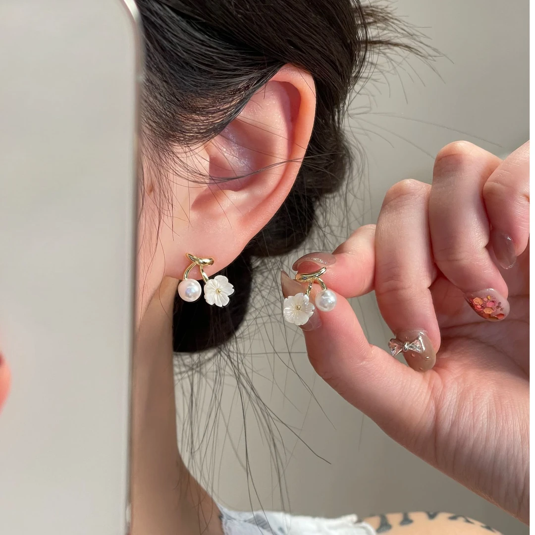 珍珠花朵耳钉小众设计百搭温柔气质简约高级耳钉R2881
