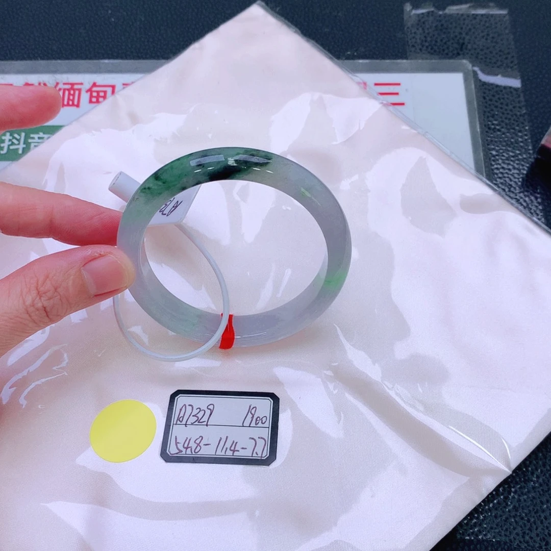 未镶嵌手镯翡翠缅甸翡翠手镯
