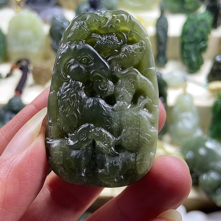 和田玉未镶嵌颈饰