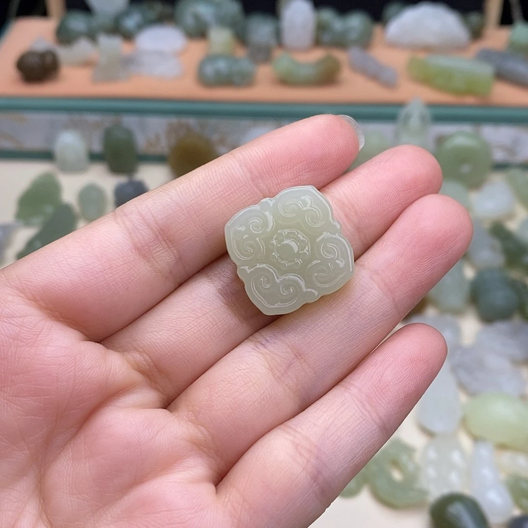 颈饰未镶嵌和田玉