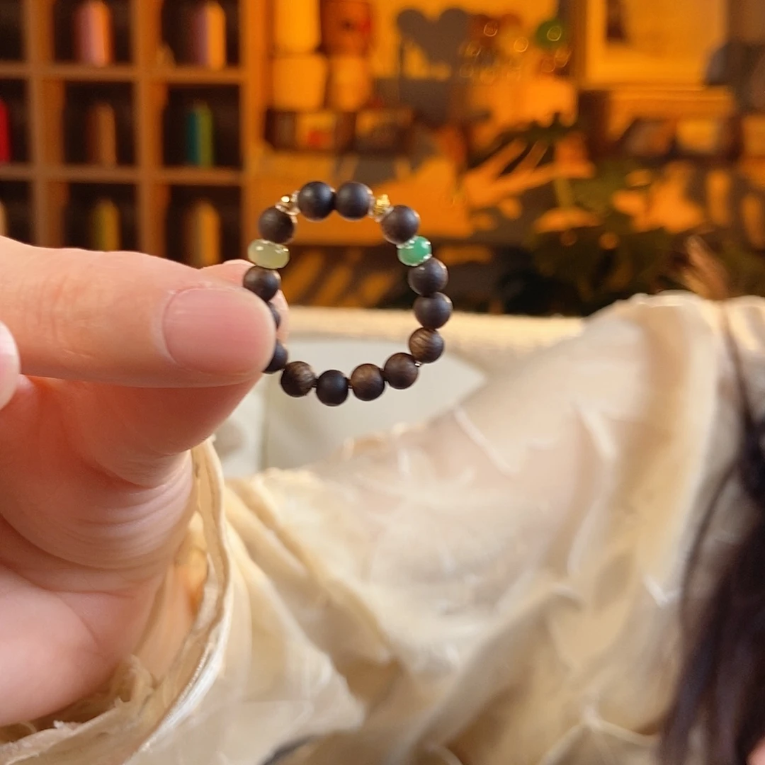 18K金镶嵌戒指翡翠