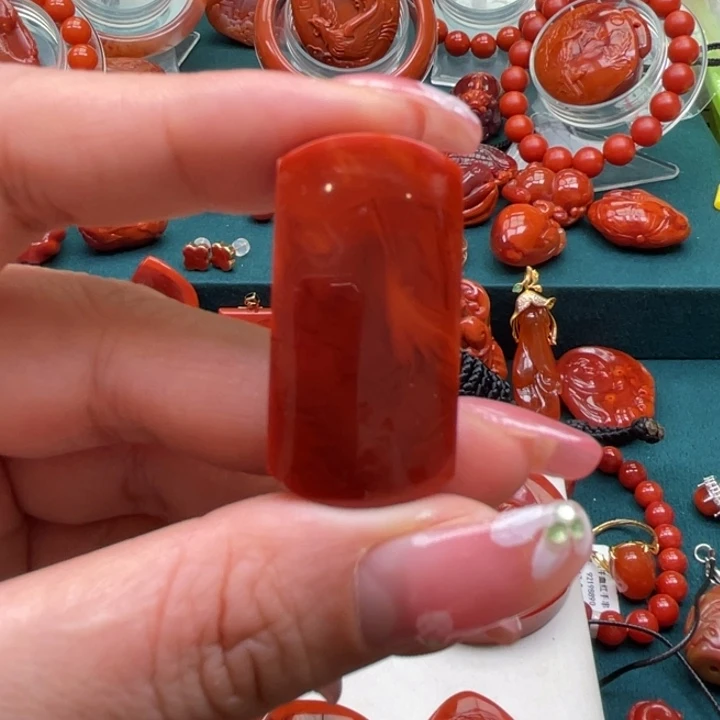 未镶嵌原矿南红满肉无事牌吊坠南红玛瑙约***条