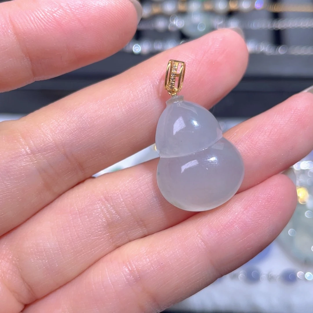翡翠18K金镶嵌颈饰翡翠