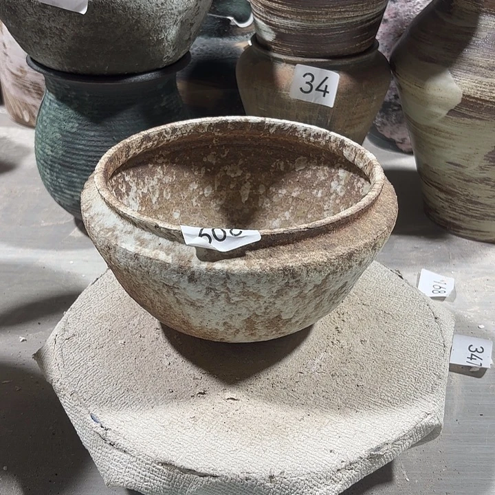 摆件陶高11.5，口16.5，209，有孔