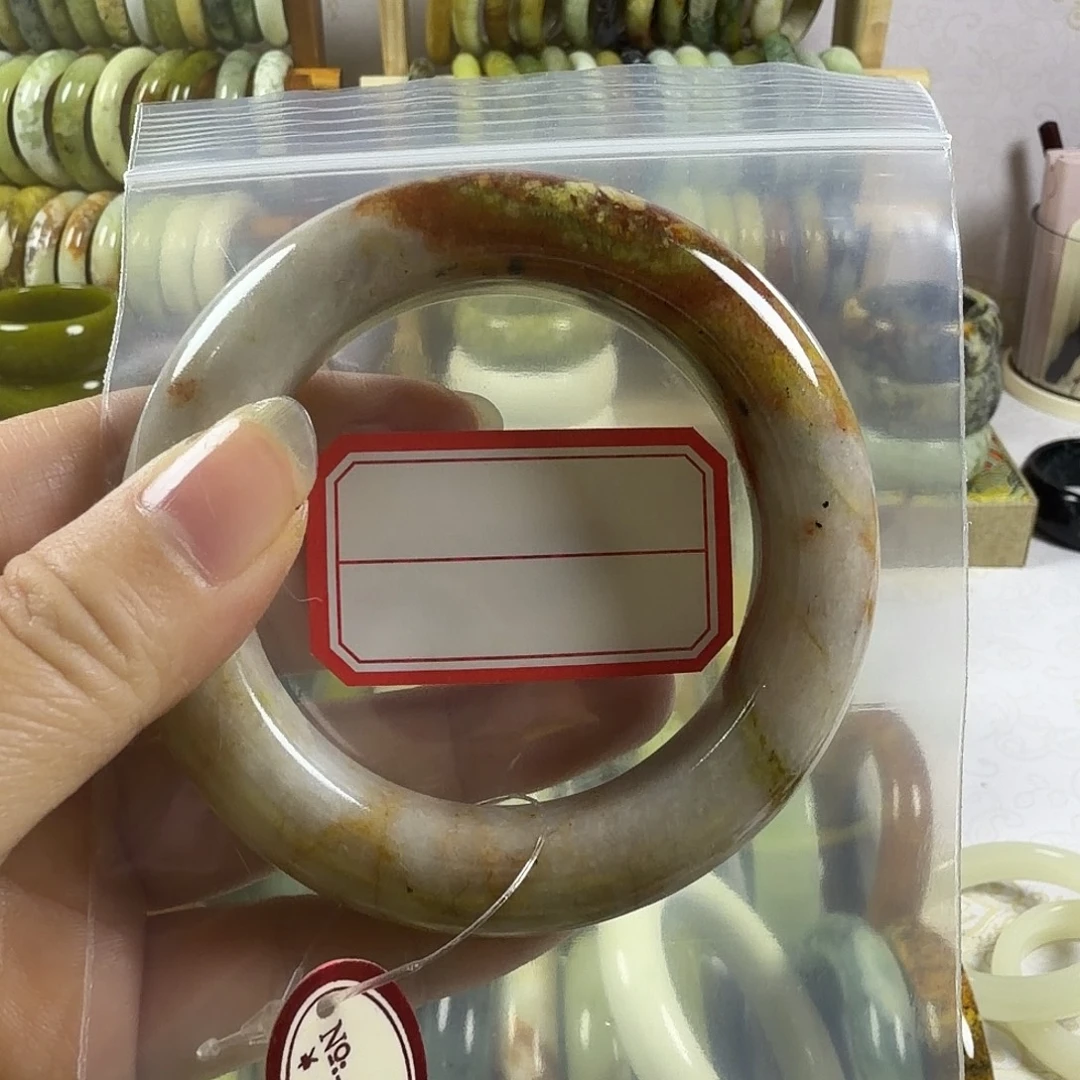 亓***？蛇纹石玉未镶嵌手镯