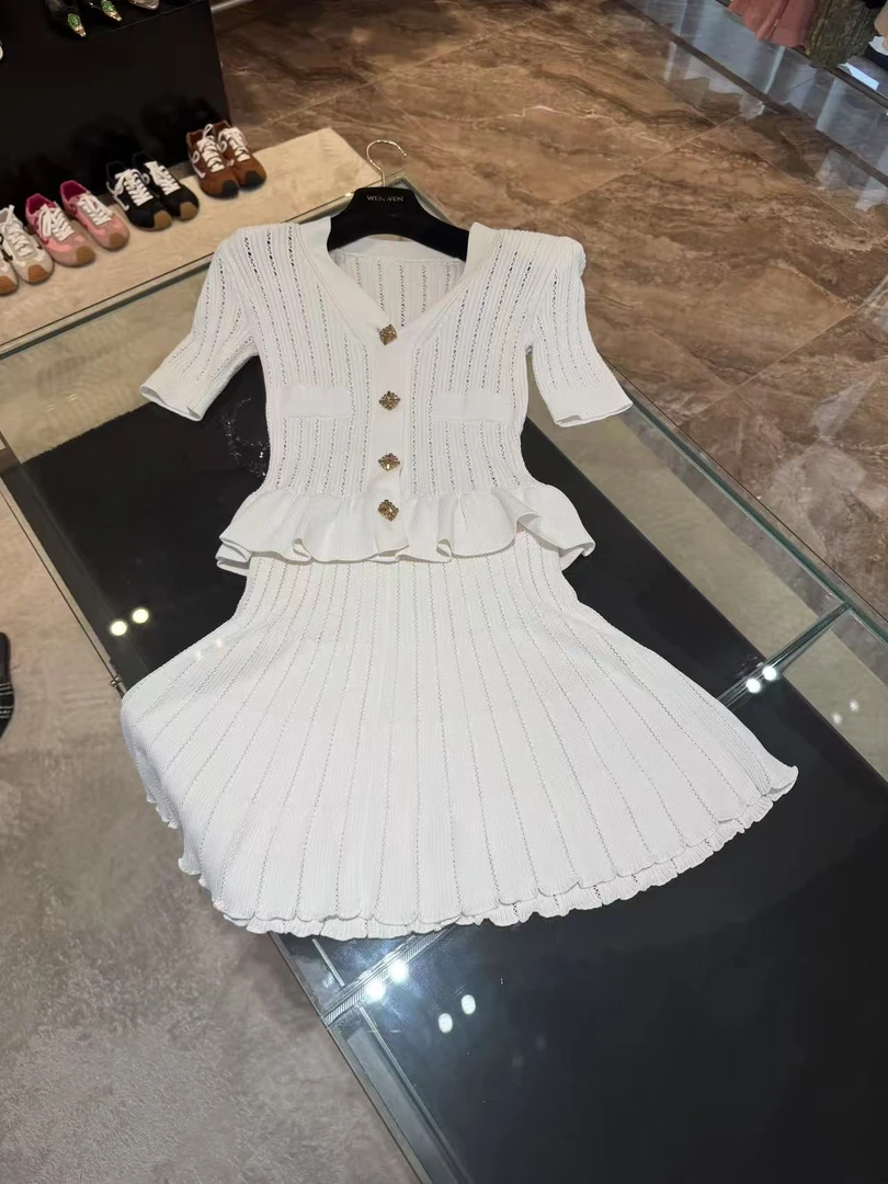 WW2025新款女士重工精致名媛法式镂空V领短袖荷叶边针织连衣裙