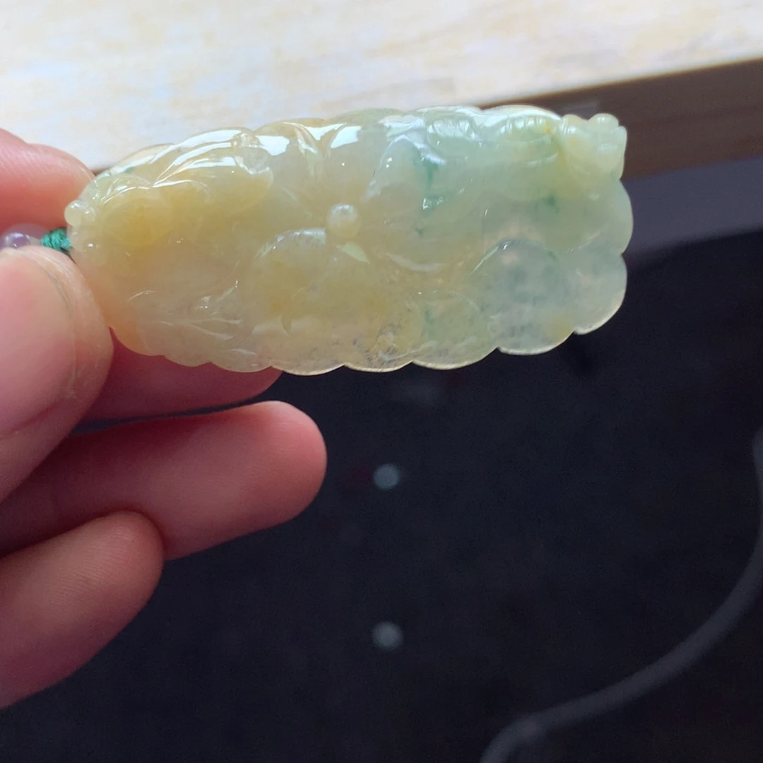 翡翠颈饰未镶嵌吊坠