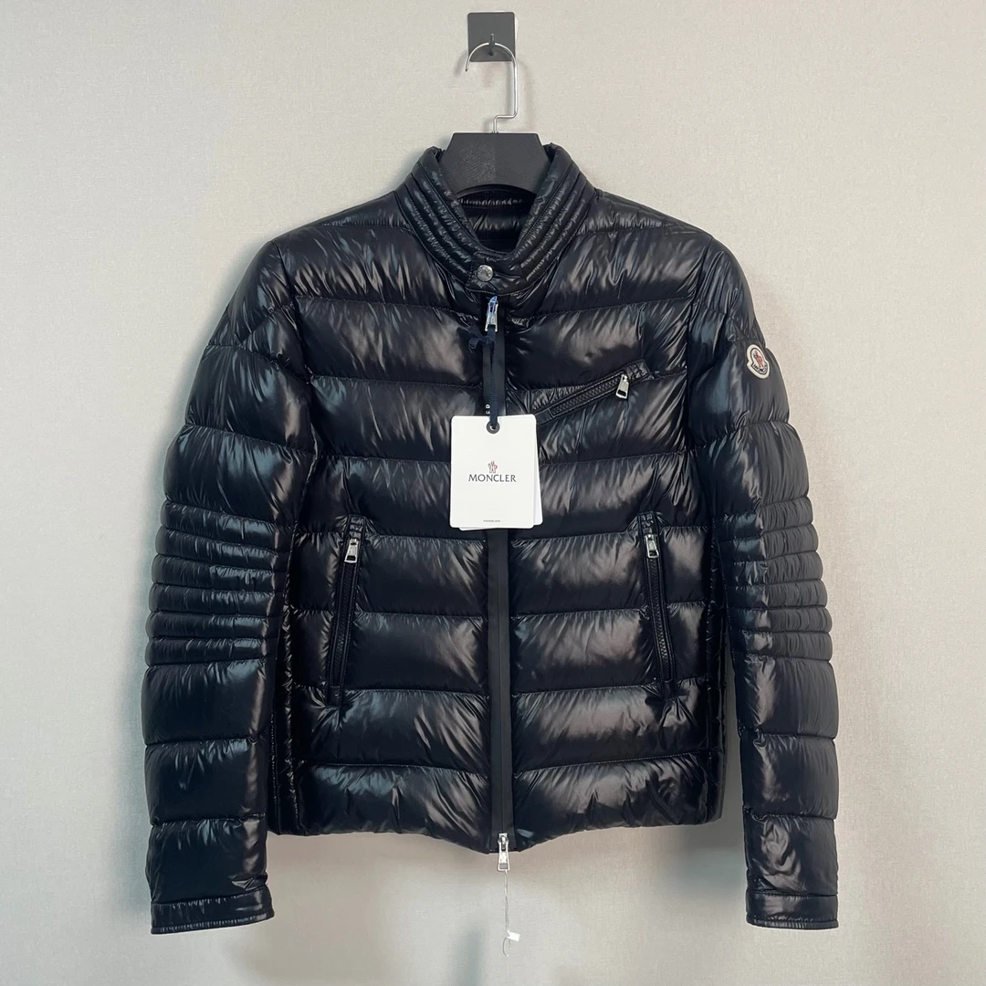 未使用 MONCLER 盟可睐新款黑色亮面机车羽绒服/1码/全新/价14000