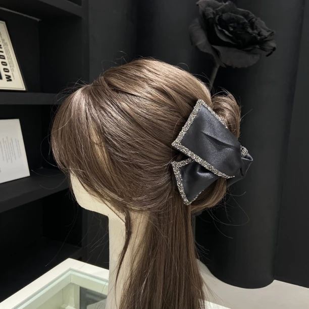 E3436 气质复古高级感缎面蝴蝶结抓夹韩系水钻后脑勺鲨鱼夹抓夹