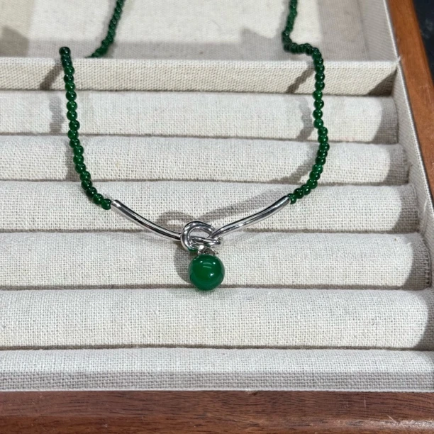 铜合金琉璃项链 05648中式复古绿珠珠弯管扭曲个性百搭项链