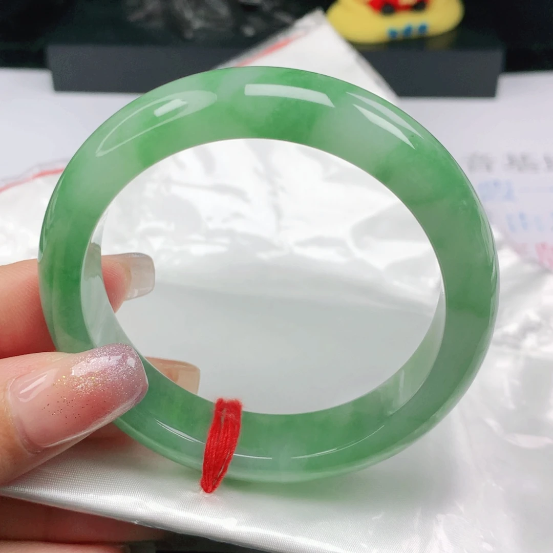 未镶嵌手镯翡翠正