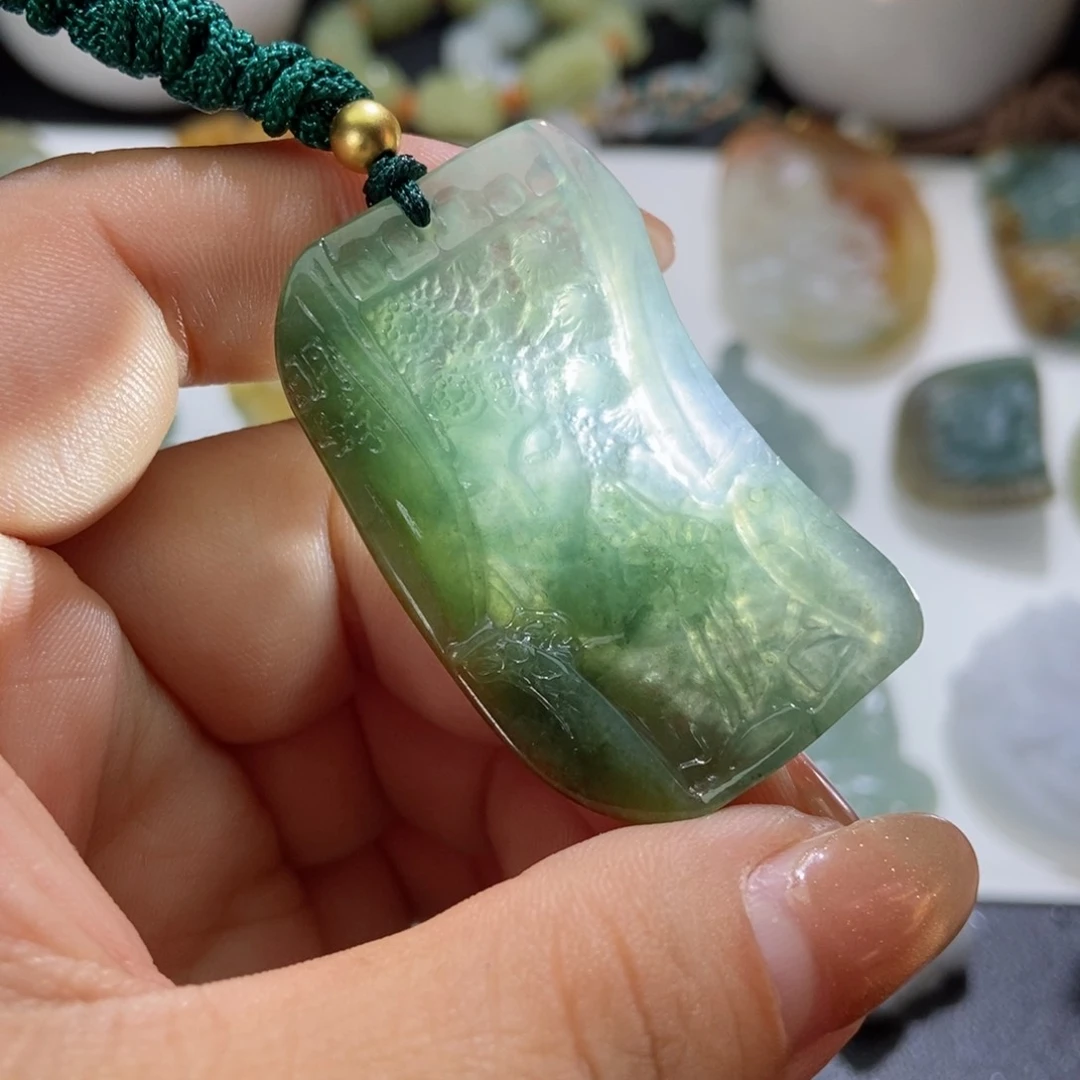 翡翠颈饰未镶嵌翡翠