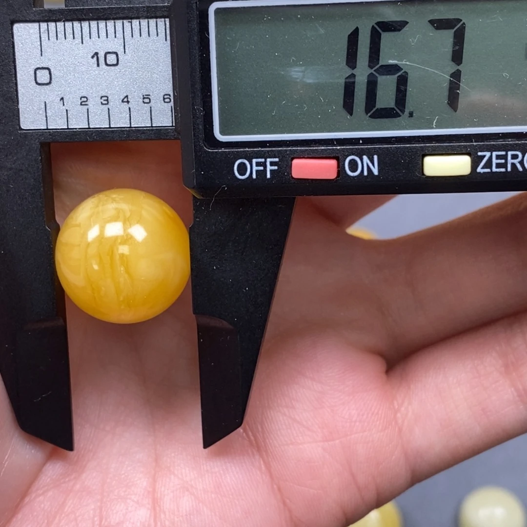未镶嵌琥珀裸石纯天然