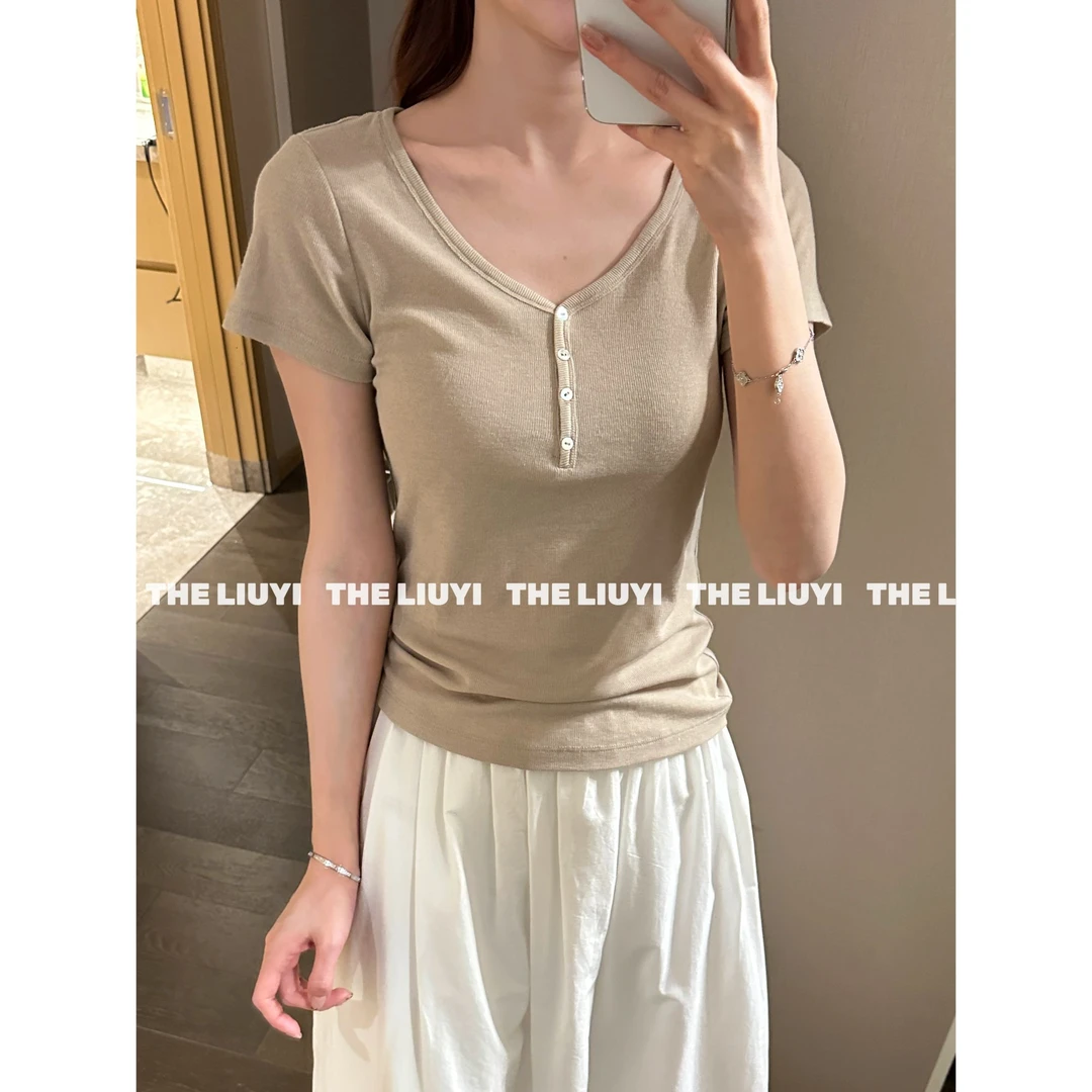 【LIUYI】亲肤感显瘦正肩纽扣T恤57286