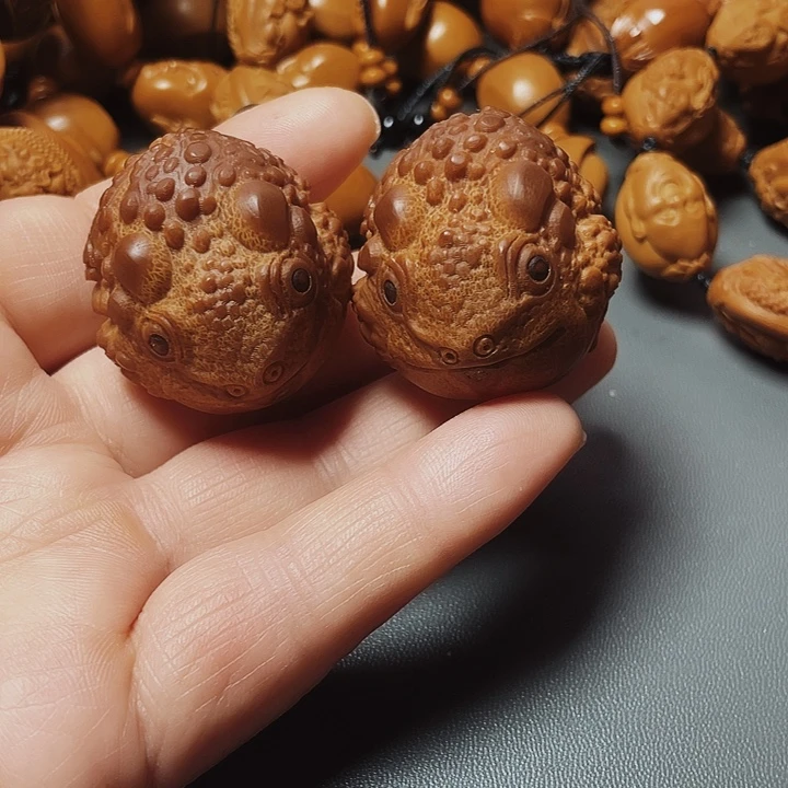金蟾，橄榄核雕工艺