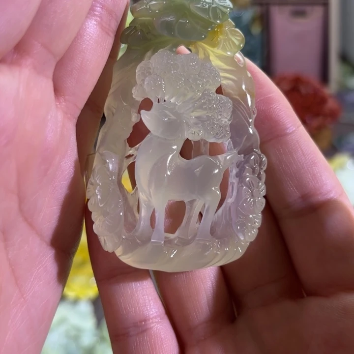 未镶嵌蛇纹石玉颈饰桃**子随机发