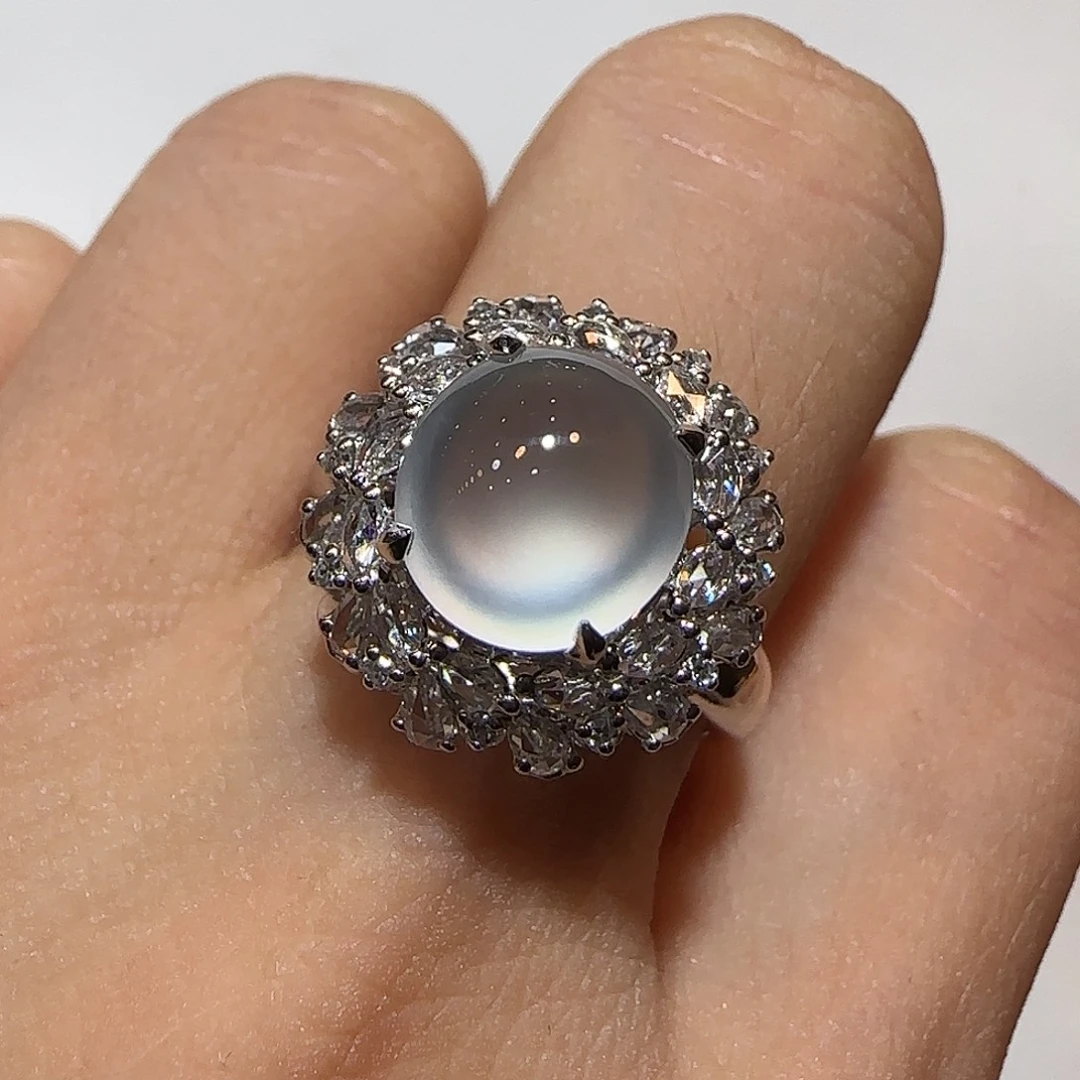 翡翠18K金镶嵌戒指蛋面