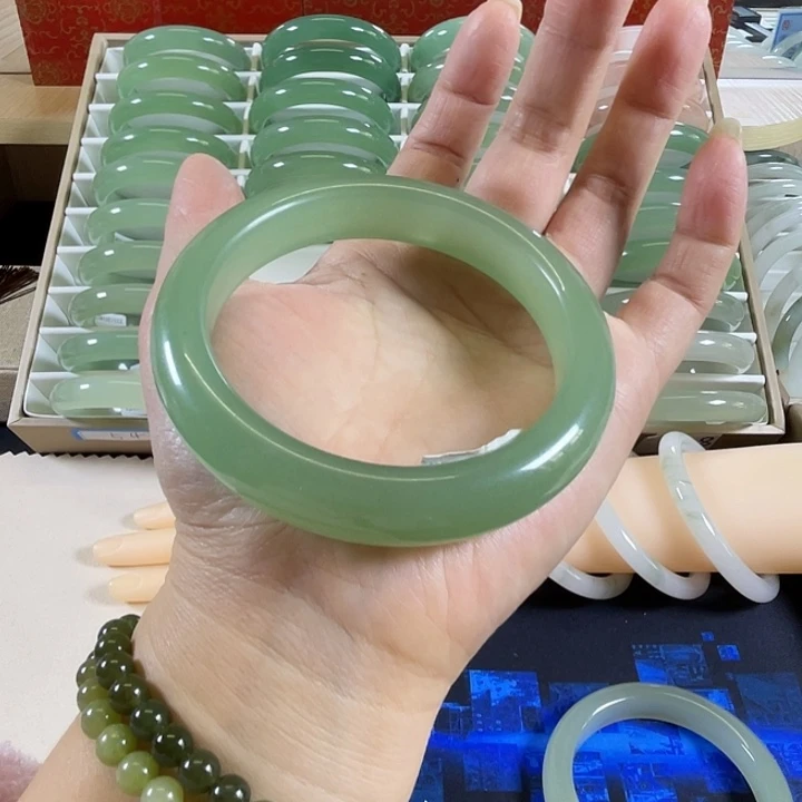 东陵石未镶嵌手镯59