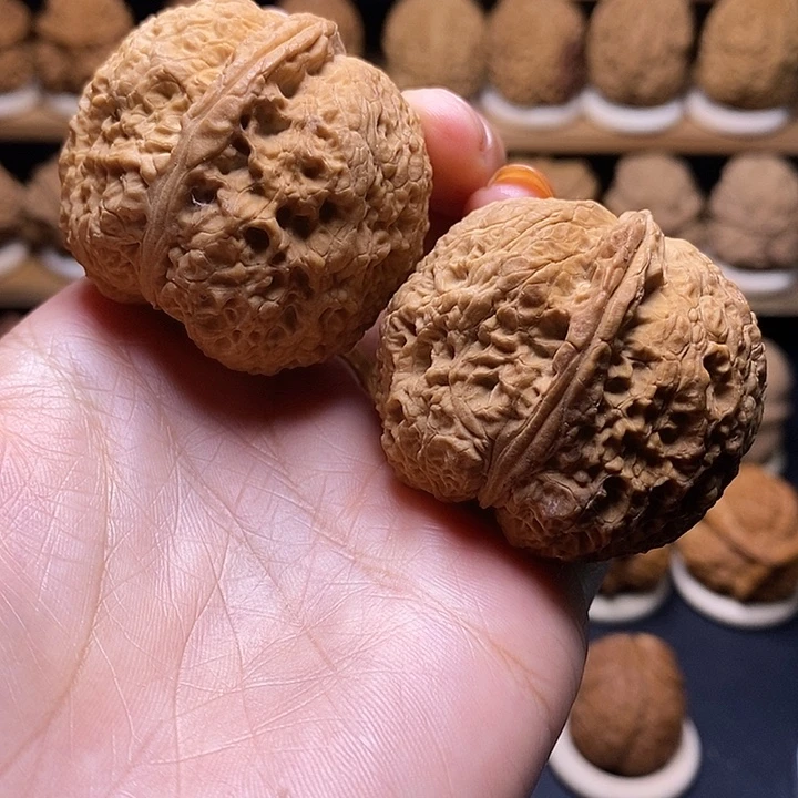 吊坠桃核帝王铁狮子43+mm