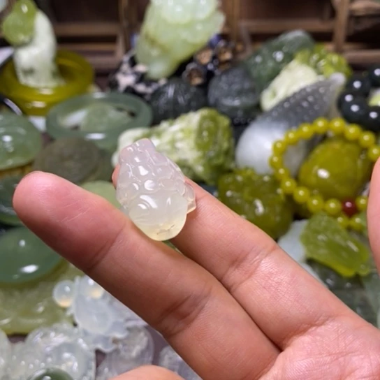 岫玉未镶嵌岫玉颈饰