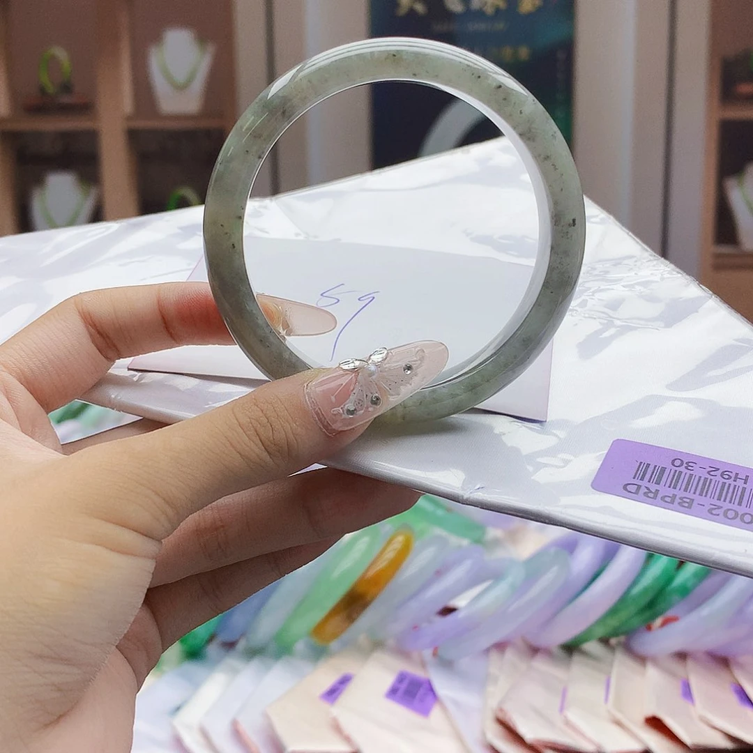 翡翠手镯未镶嵌5678998899988099899