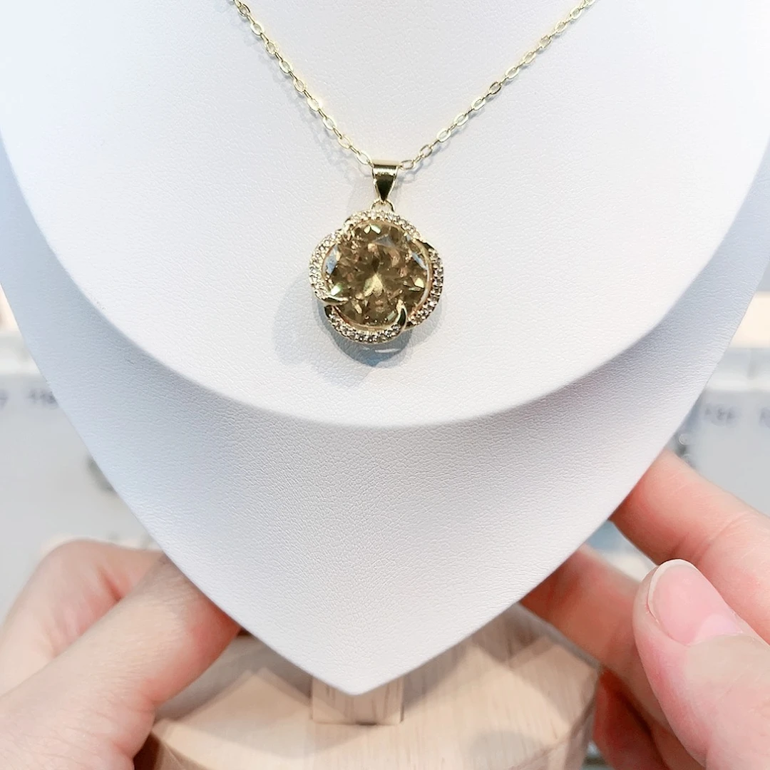 铂Pt900镶嵌吊坠(赠链)黄晶