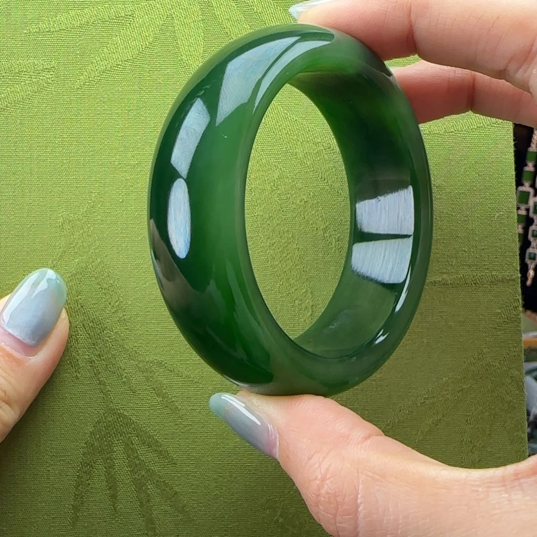 和田玉手镯未镶嵌心*