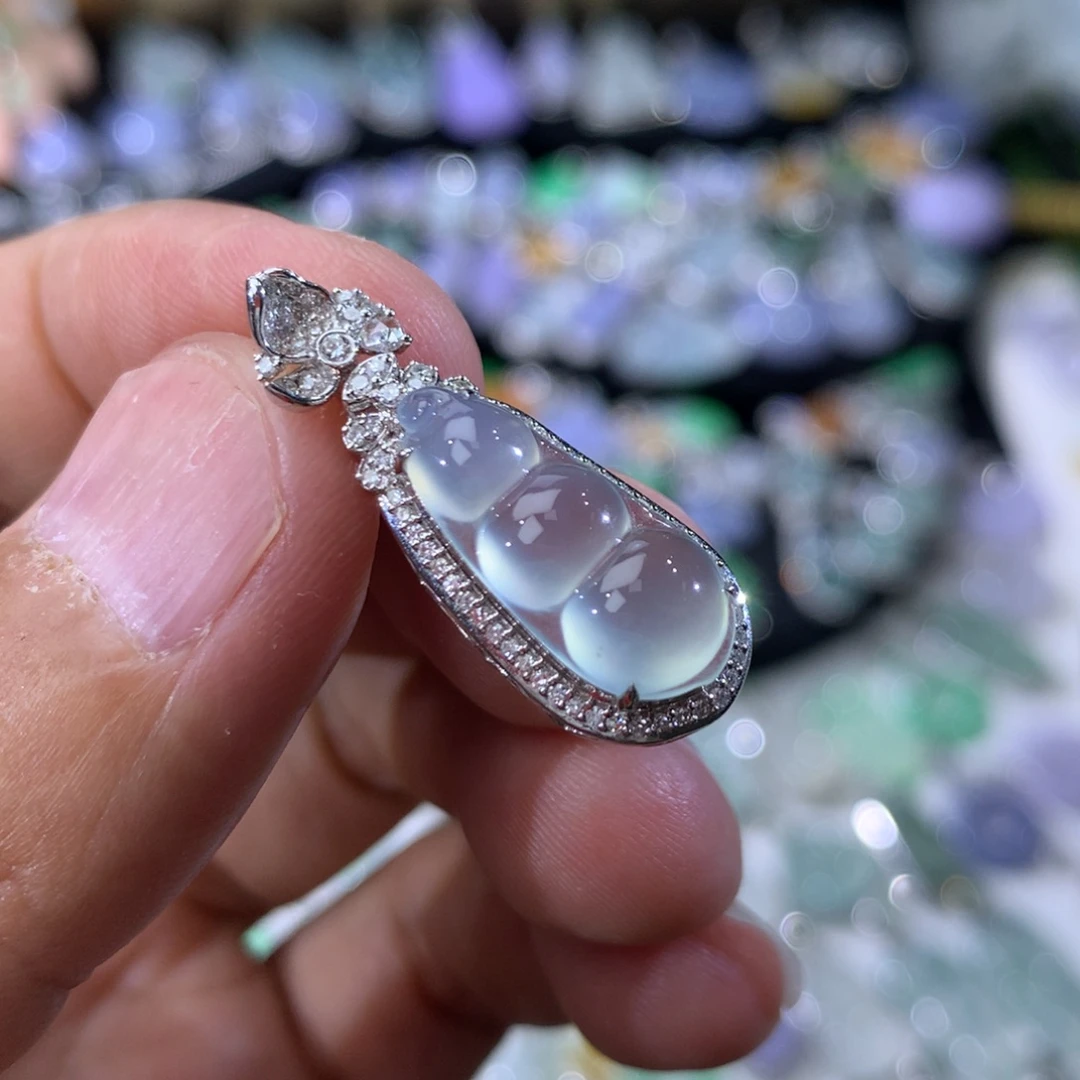 翡翠18K金镶嵌项链