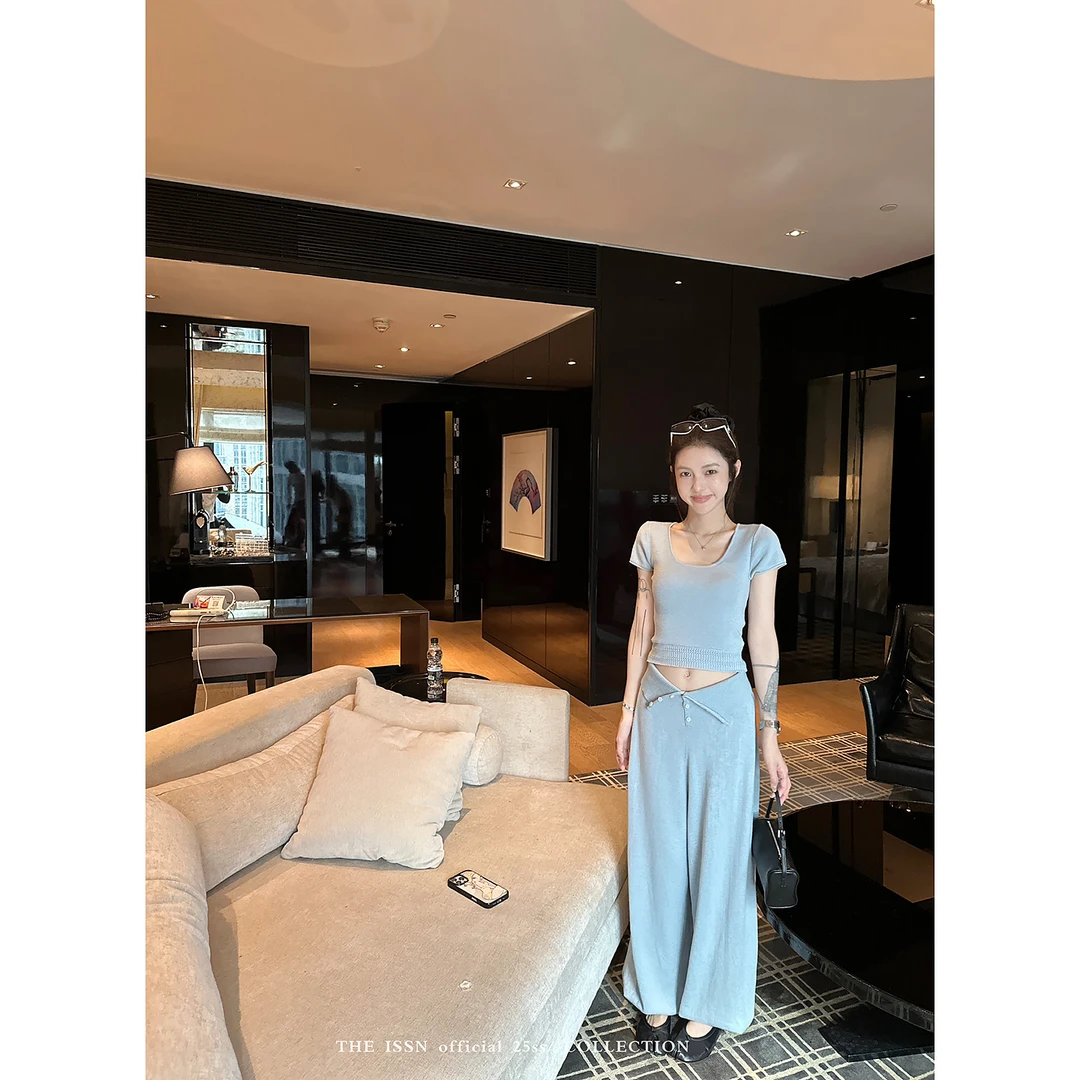 THEISSN宁司 蓝色正肩收腰针织T恤女夏季休闲裤套装 01000/01001