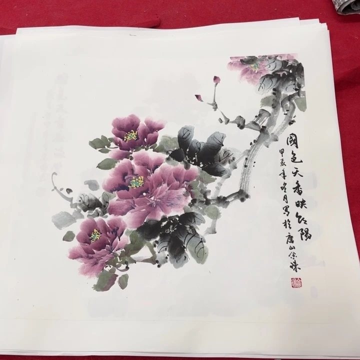 国画花鸟等图案为一体而