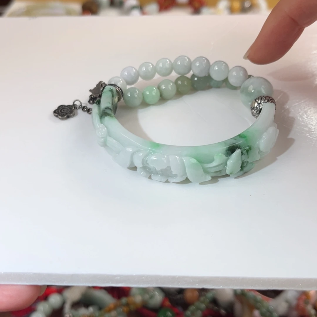 未镶嵌手镯翡翠白底青半镯