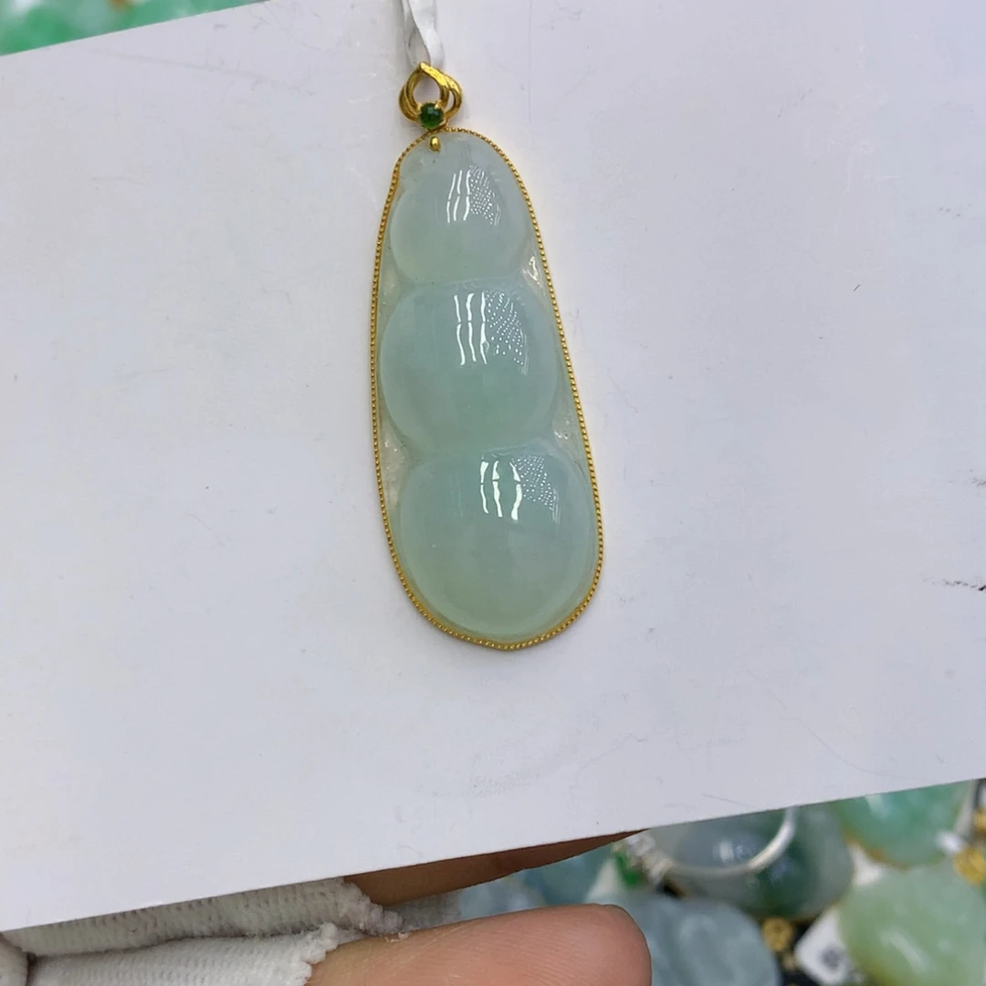 翡翠颈饰18K金镶嵌百****鬣翡翠