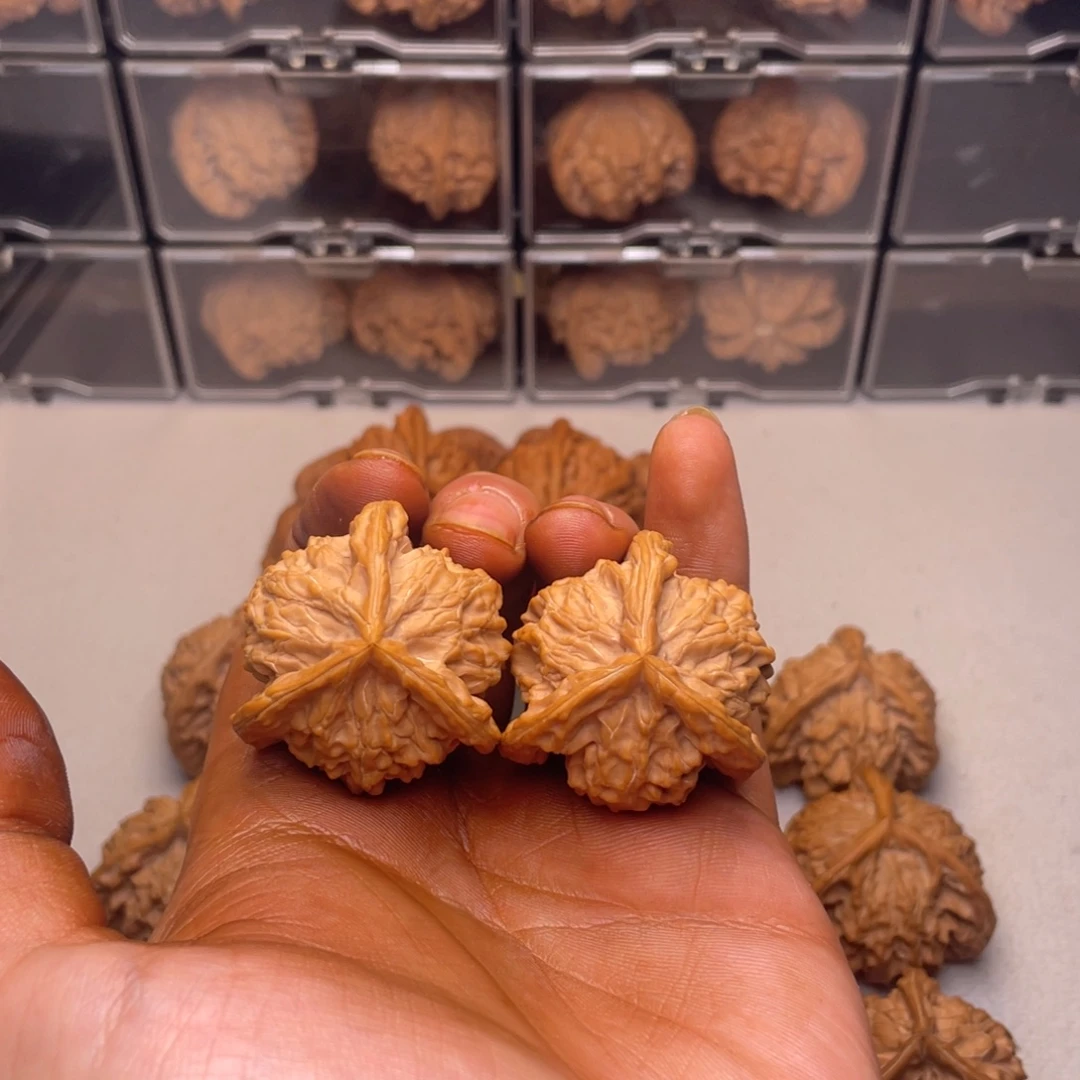 大***大文玩核桃吊坠盘山