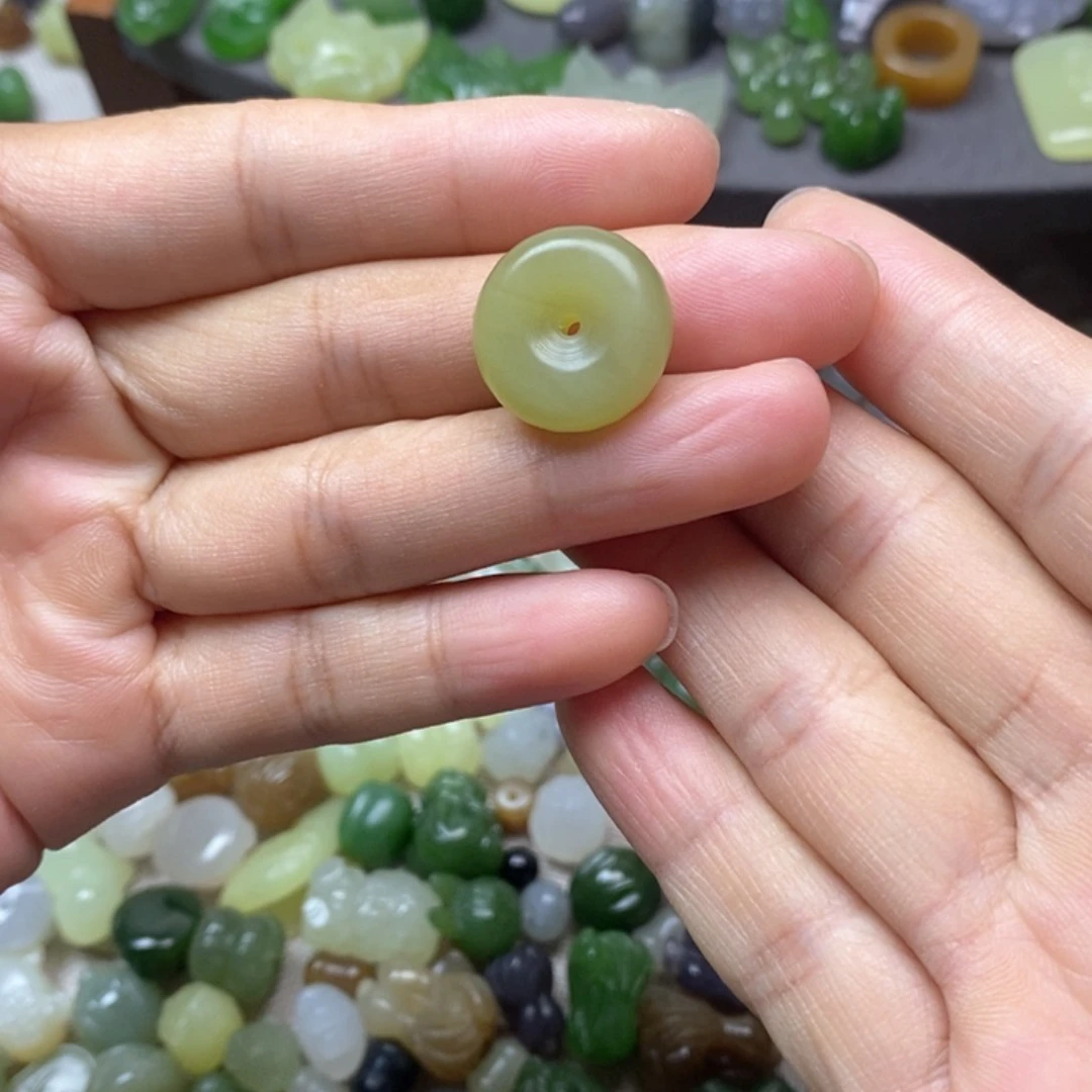 未镶嵌和田玉挂件