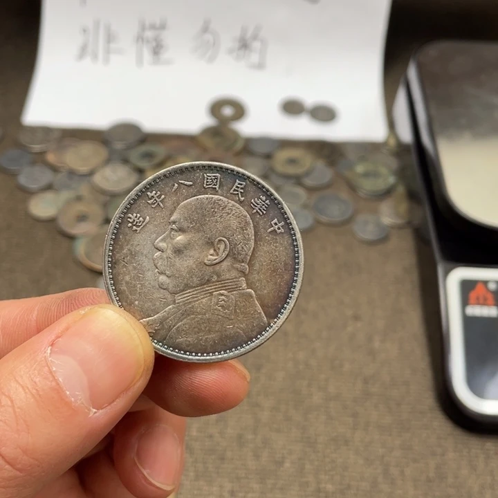 合金桌面摆件一枚